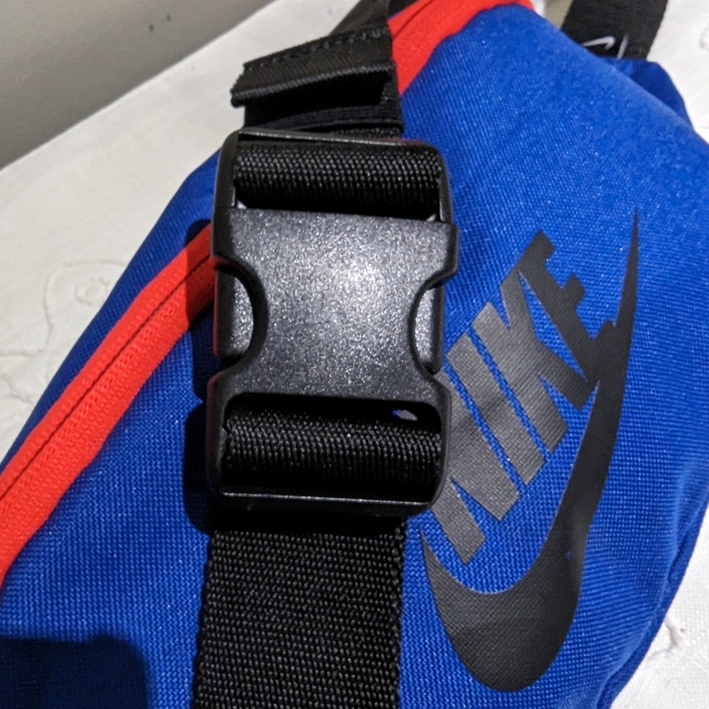 Nike Heritage Cross Body / Hip Pack - Picture 4 of 10